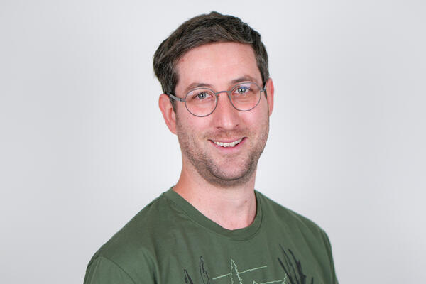 Porträtfoto einer städtischen Mitarbeiterin bzw. eines städtischen Mitarbeiters