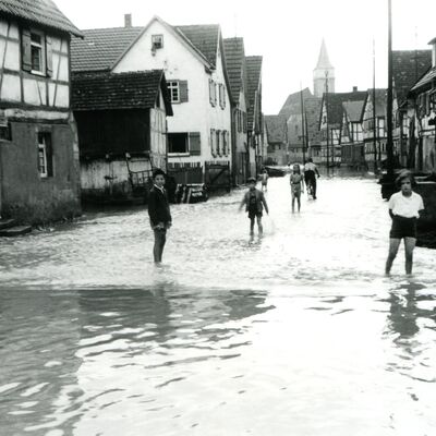 Bild vergr&ouml;&szlig;ern: EltingenHochwasser1©Stadtarchiv