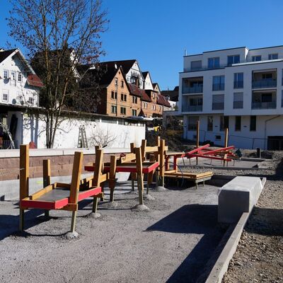 Bild vergr&ouml;&szlig;ern: Ein Wasserspielplatz mit verschiedenen Elementen