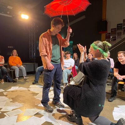 Bild vergr&ouml;&szlig;ern: All das Schöne (LTT) - Beat Baracke 2025_Foto Stadt Leonberg