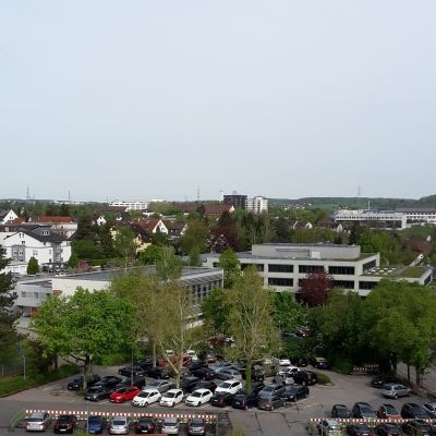 Der hintere Teil des Rathausparkplatzes