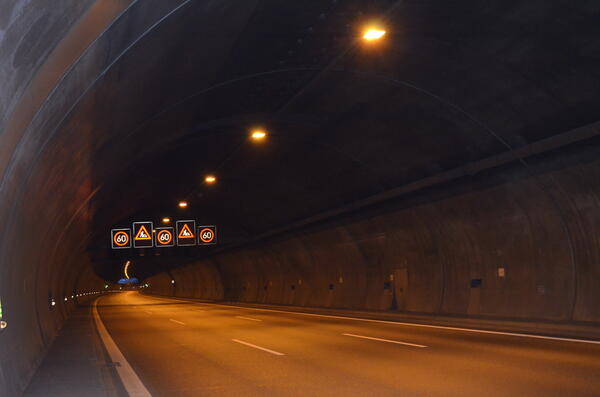 Bild vergr&ouml;&szlig;ern: Baustelle im Engelbergtunnel