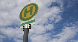 Bild vergr&ouml;&szlig;ern: Bushaltestelle