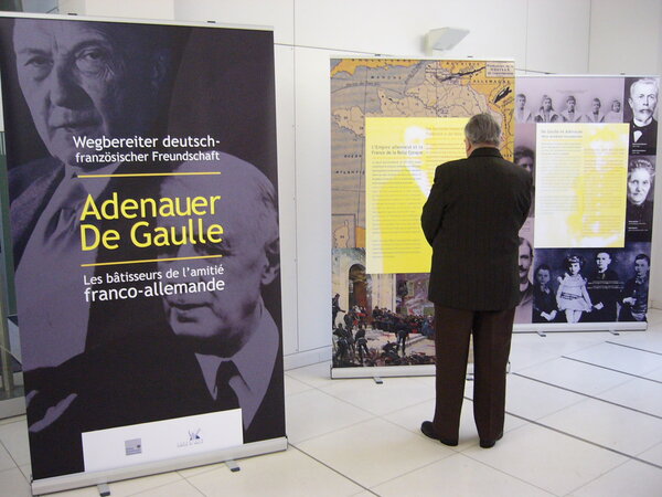 Bild vergr&ouml;&szlig;ern: Wanderausstellung Deutsch-Französischer Tag "Adenauer - de Gaulle