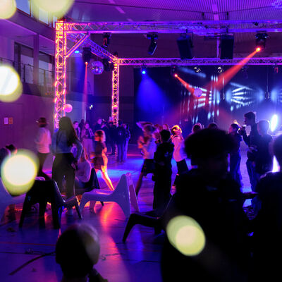 Bild vergr&ouml;&szlig;ern: Jugenddisko