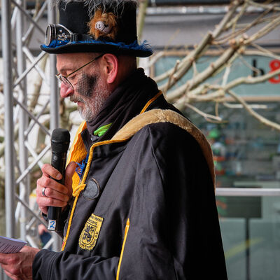 Bild vergr&ouml;&szlig;ern: Pferdemarkt 2026: Rathaussturm und Reiterstadion