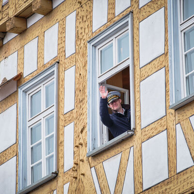 Bild vergr&ouml;&szlig;ern: Pferdemarkt 2026: Rathaussturm und Reiterstadion