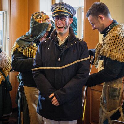 Bild vergr&ouml;&szlig;ern: Pferdemarkt 2026: Rathaussturm und Reiterstadion