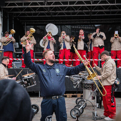 Bild vergr&ouml;&szlig;ern: Pferdemarkt 2026: Rathaussturm und Reiterstadion