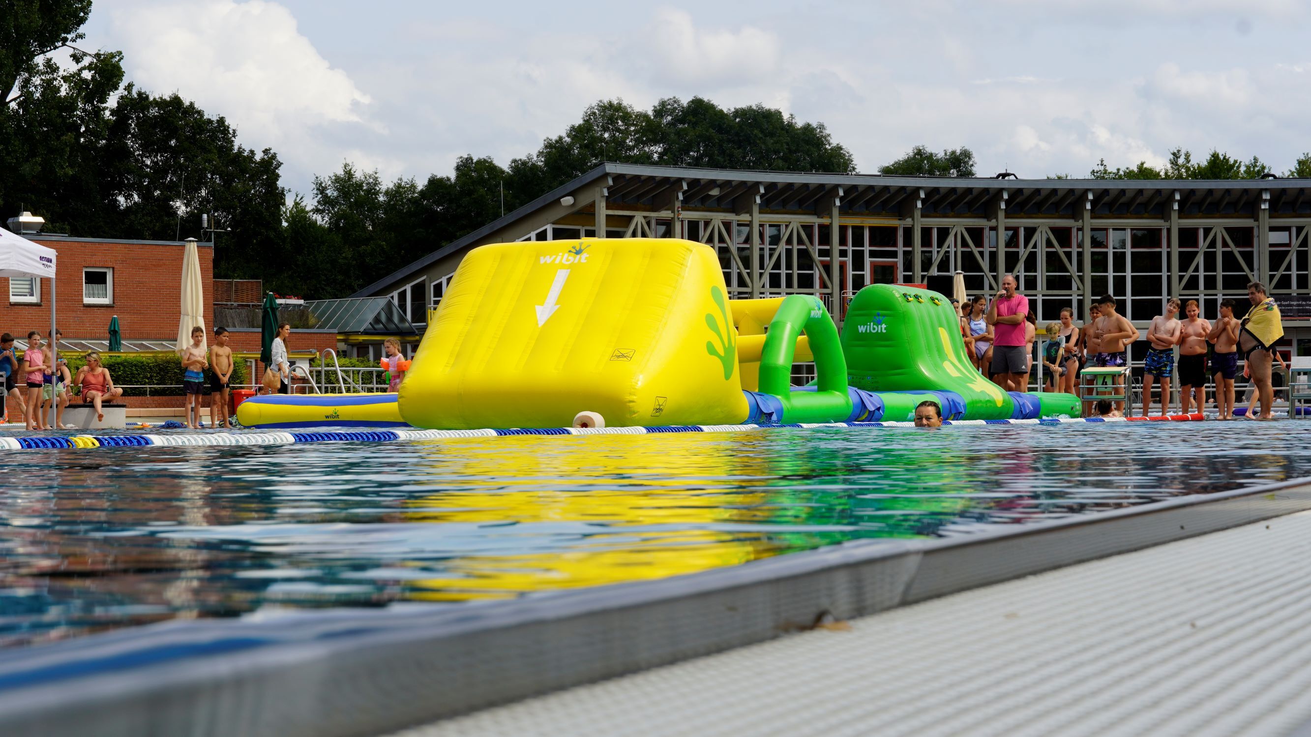 Bild vergr&ouml;&szlig;ern: 2_Schools Out