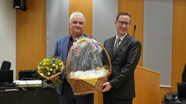 Bild vergr&ouml;&szlig;ern: Verabschiedung Peter Höfer in den Ruhestand