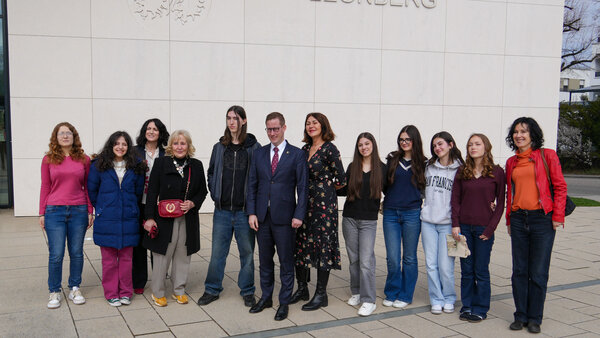 Bild vergr&ouml;&szlig;ern: Vorlage für Upload von PM-Fotos