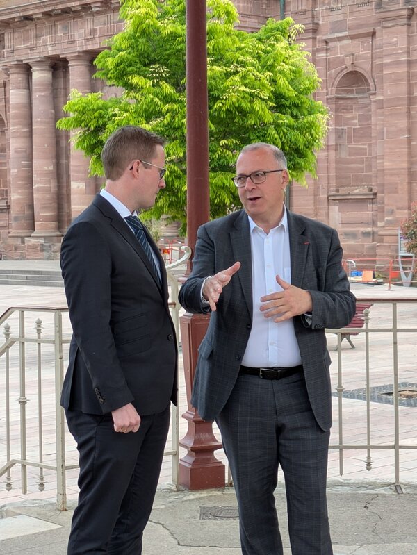 Bild vergr&ouml;&szlig;ern: Vorlage für Upload von PM-Fotos