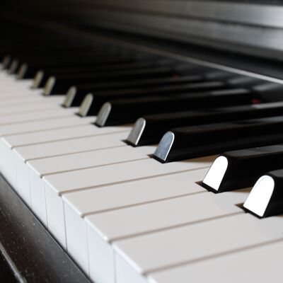 Bild vergr&ouml;&szlig;ern: Piano