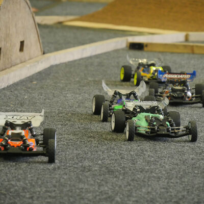 Bild vergr&ouml;&szlig;ern: Autorennen in der Georgii-Halle