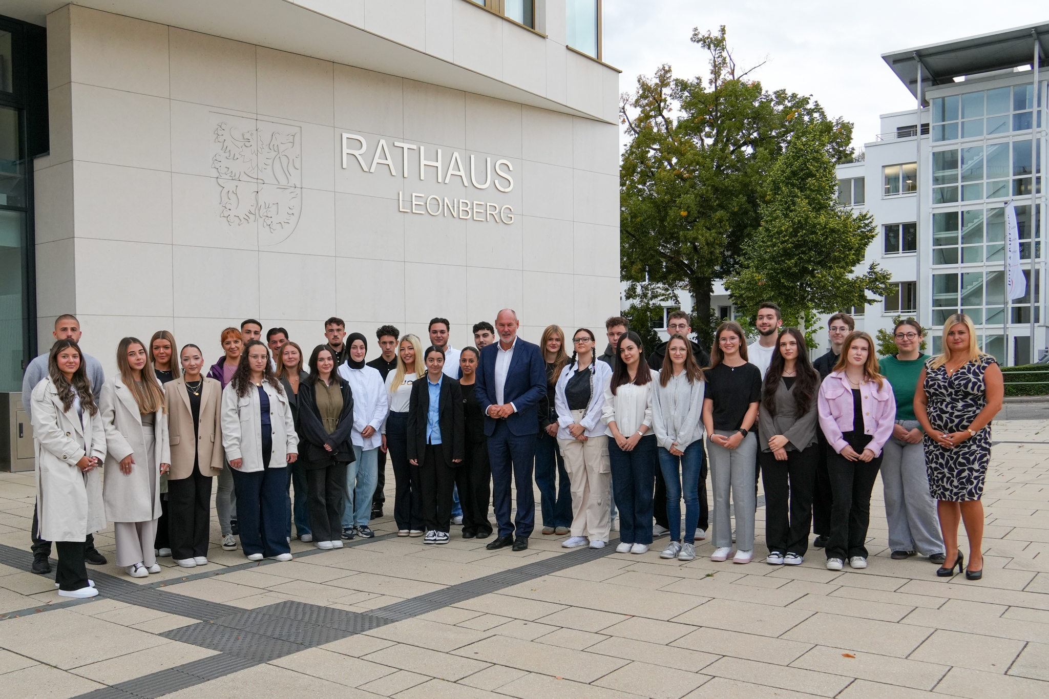 Bild vergr&ouml;&szlig;ern: Neue Azubis bei der Stadtverwaltung