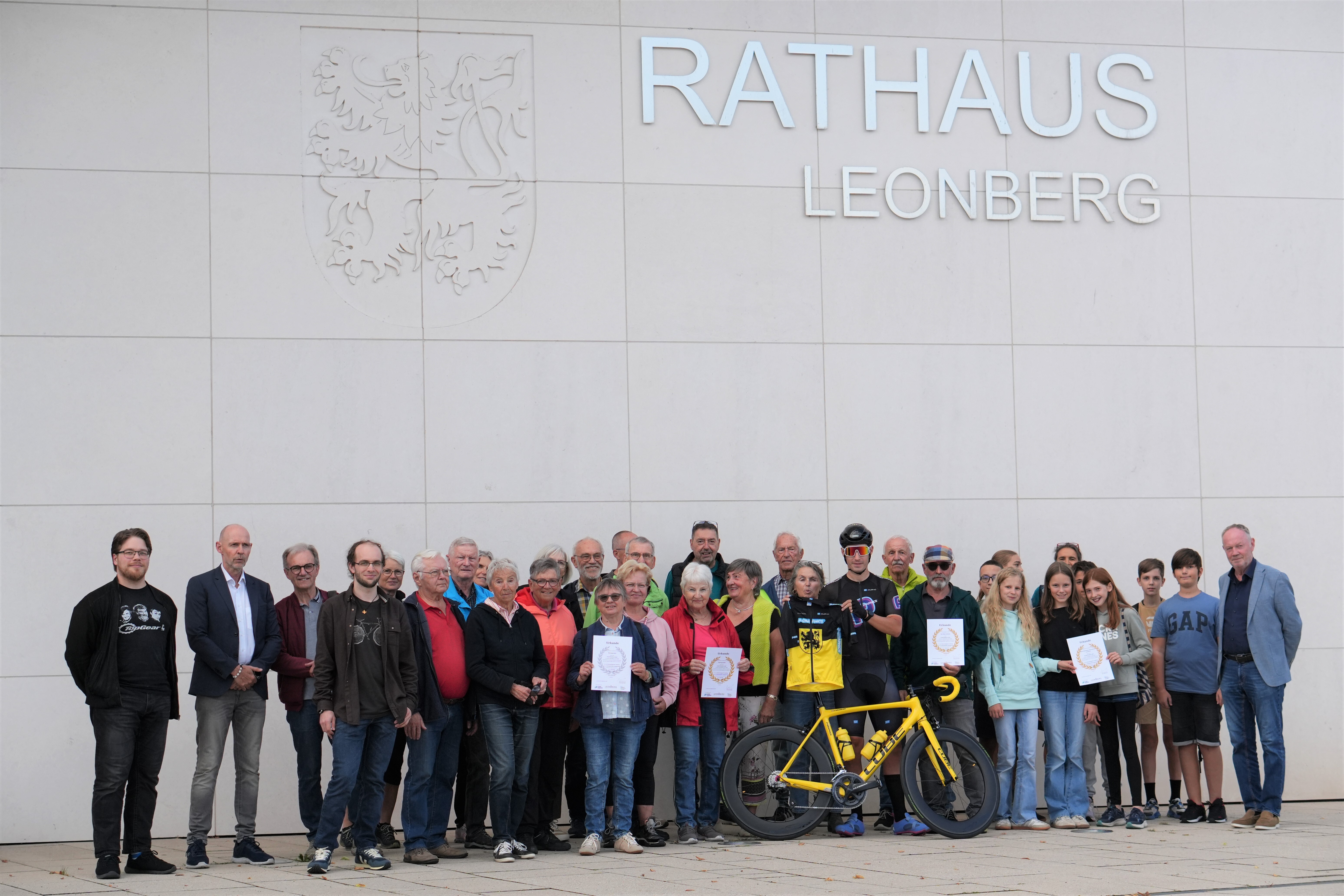 Bild vergr&ouml;&szlig;ern: 1_Siegerehrung Stadtradeln
