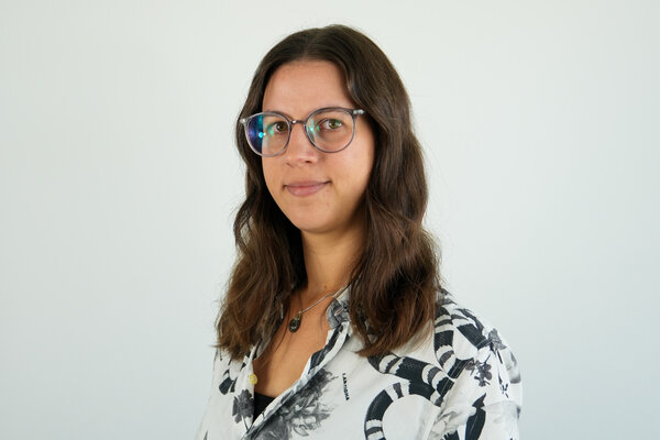 Porträtfoto einer städtischen Mitarbeiterin bzw. eines städtischen Mitarbeiters