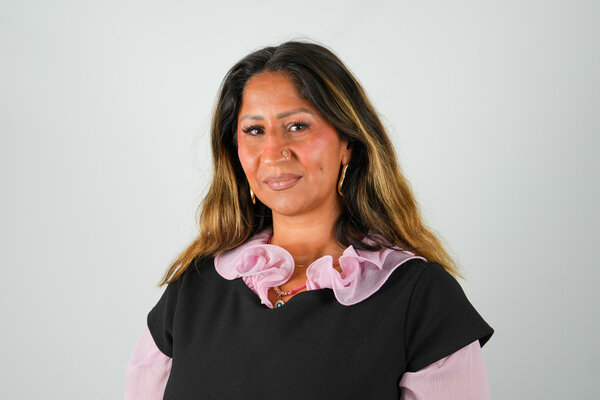 Porträtfoto einer städtischen Mitarbeiterin bzw. eines städtischen Mitarbeiters