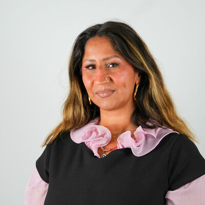 Porträtfoto einer städtischen Mitarbeiterin bzw. eines städtischen Mitarbeiters