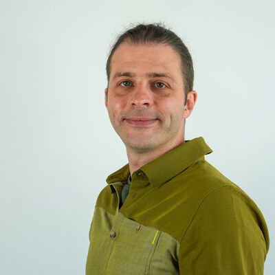 Porträtfoto einer städtischen Mitarbeiterin bzw. eines städtischen Mitarbeiters