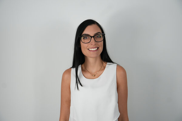 Porträtfoto einer städtischen Mitarbeiterin bzw. eines städtischen Mitarbeiters