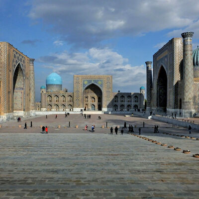 Bild vergr&ouml;&szlig;ern: Moscheen in Usbekistan