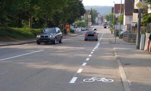 Bild vergr&ouml;&szlig;ern: alternierender Rahdfahrstreifen